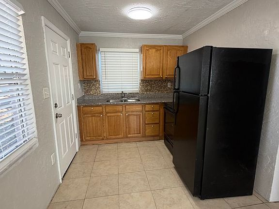 4th image of 1006 Vine Ave #1008
