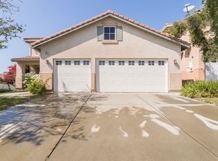 5924 Forest Oaks Pl, Fontana, CA 92336