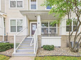 1240 County Road D E Unit 3, Maplewood, MN 55109