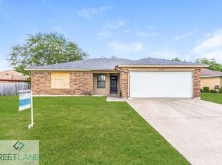 405 Chambers Creek Dr S, Everman, TX 76140
