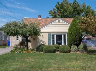 14 Nimitz Rd, Rumford, RI 02916