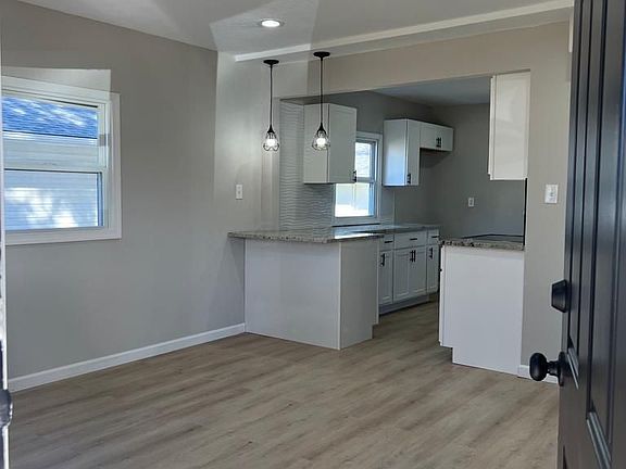 4th image of 1106 S James Rd