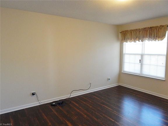 2nd image of 2027 Chapel Park Ln