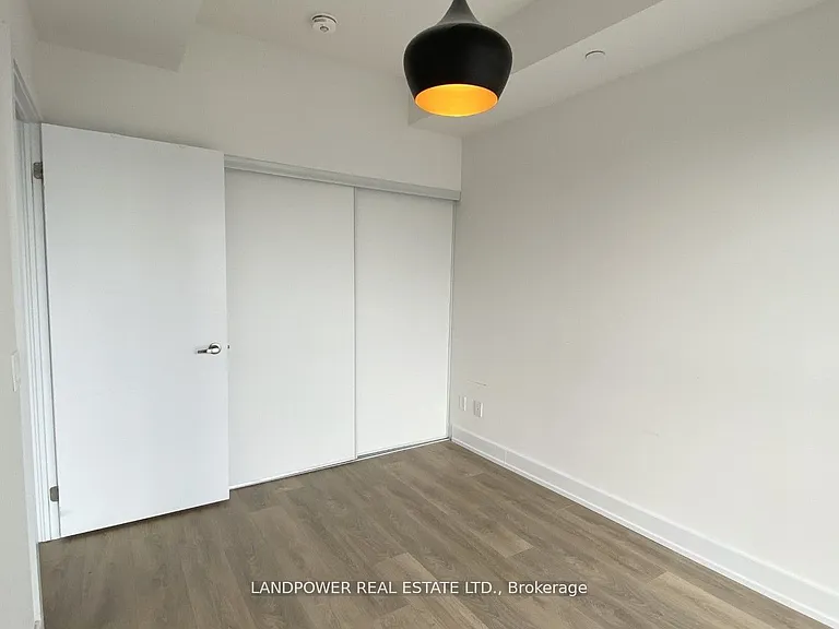 128 Fairview Mall Dr #901 — Photo 9