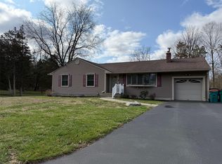 1 Schyler Dr, Poughkeepsie, NY 12603