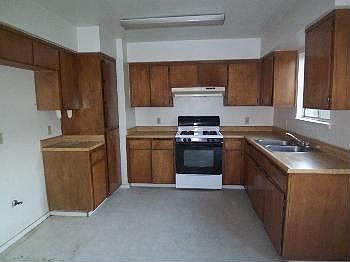 2nd image of 13621 4th St