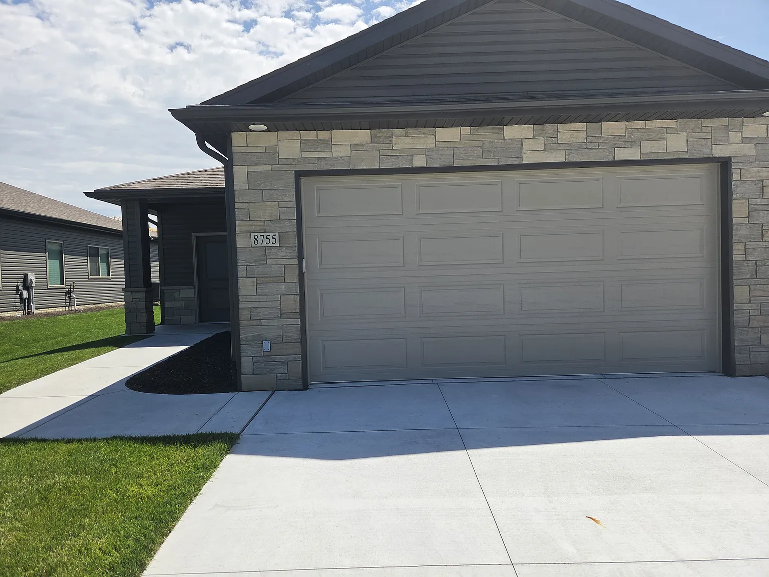3 bed, 2173 sqft, $2,500 — Photo 1