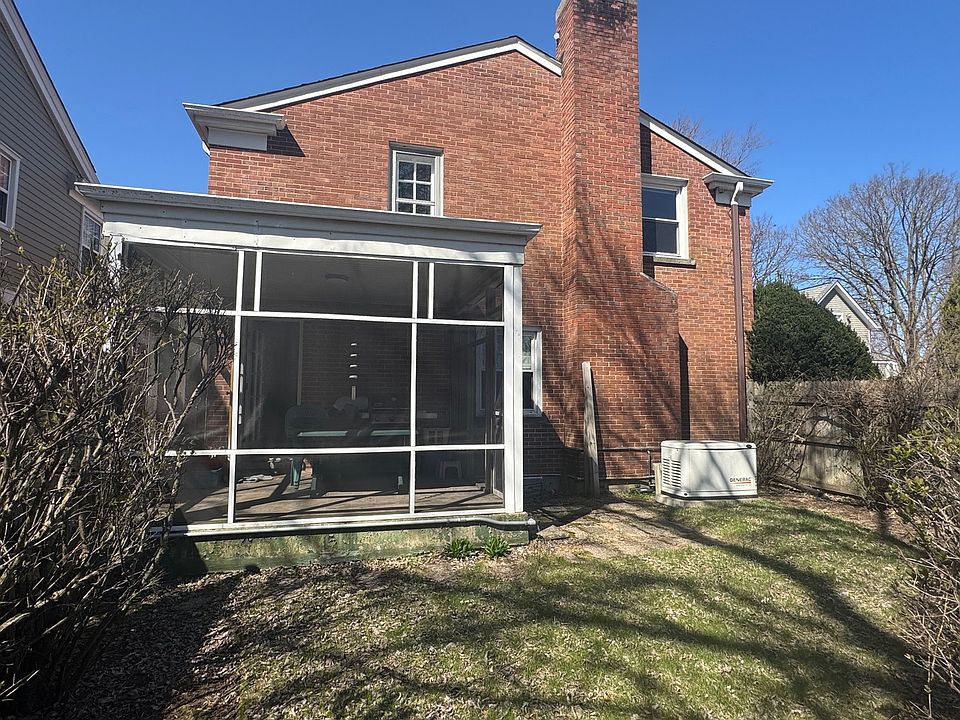 2nd image of 2336 Prairie Ave