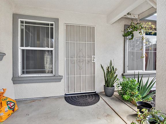 5th image of 1740 Denver St