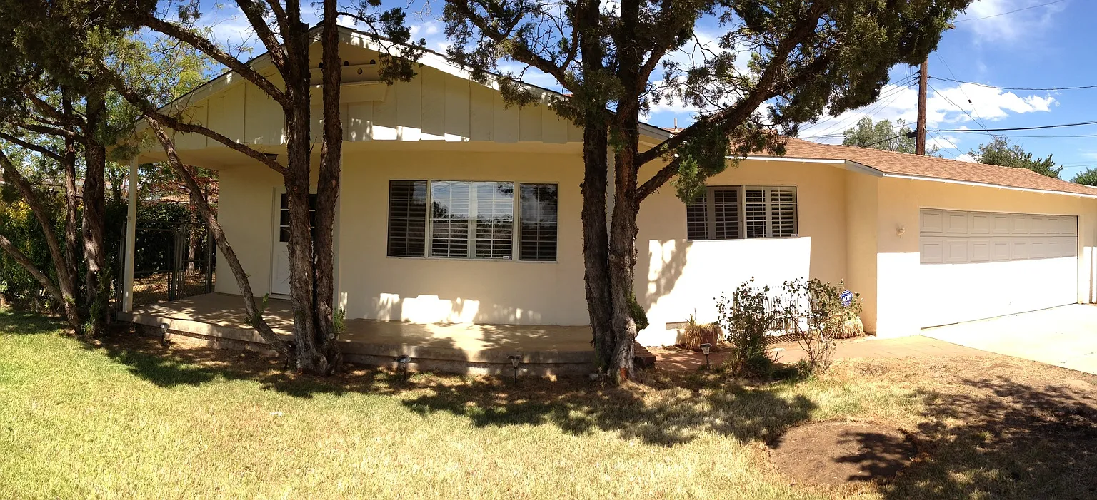 Charming Beaumont Home 3 Bed/2 Bath - 914 East 11th Street Beaumont, CA 92223 — Photo 1