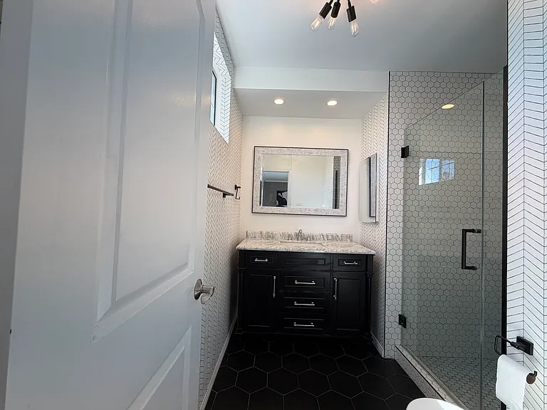 1144 10th St #5 — Photo 16