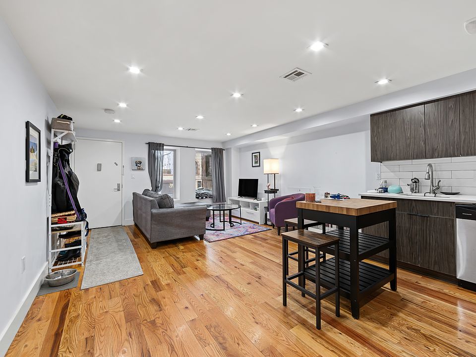 1st image of 608 Lincoln Pl #1