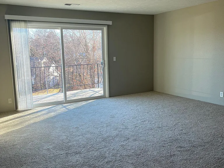 Whispering Isle Apartments — Photo 51