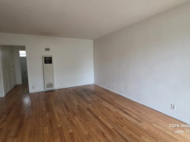 2329 Wellesley Ave #9 — Photo 11