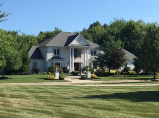 37045 Tidewater Dr, Solon, OH 44139