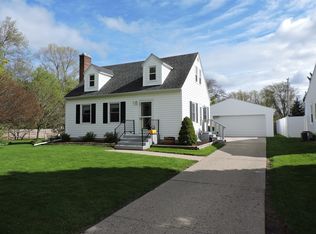 556 E 1st St, Fond Du Lac, WI 54935