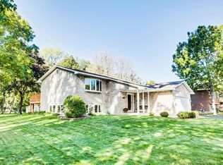 5885 Kitkerry Ct N, Shoreview, MN 55126