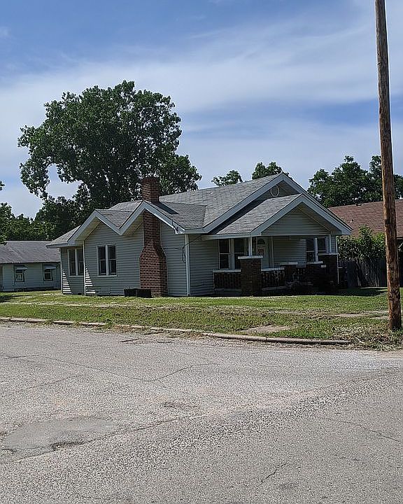 2nd image of 903 Jefferson