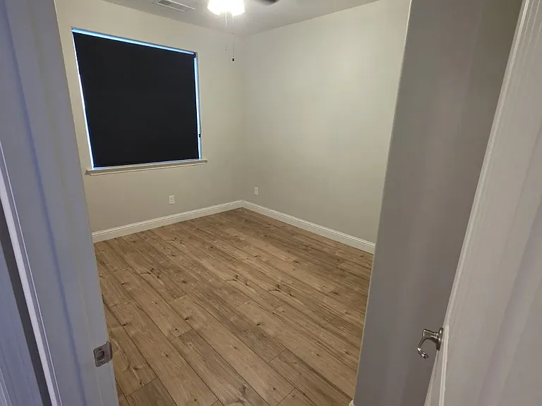 153 N Koleen Ave — Photo 26
