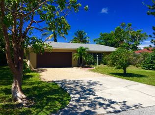581 E Rocks Dr, Sanibel, FL 33957