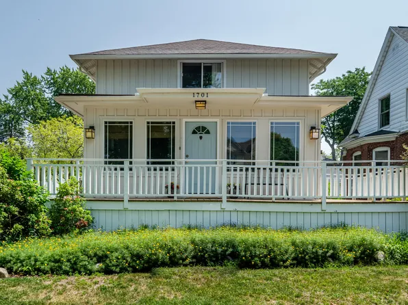 1701 Forres Ave, Saint Joseph, MI 49085