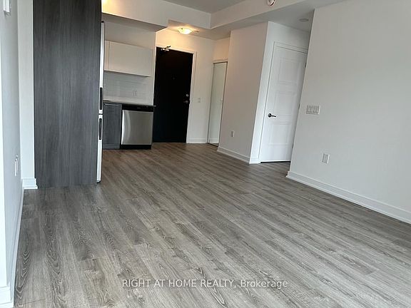 4th image of 25 Neighbourhood Ln #403