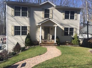 134 Grouse Ridge Ln, Drums, PA 18222