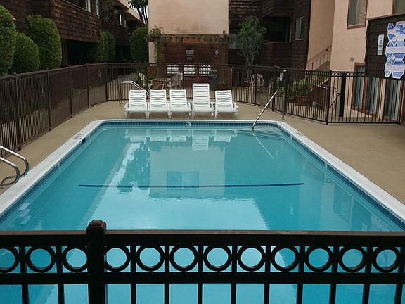 5th image of 5403 Newcastle Ave APT 24