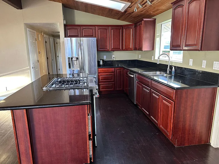 SW 63rd Pl — Photo 3