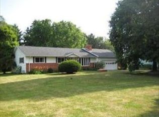 407 W Main St, Capron, IL 61012