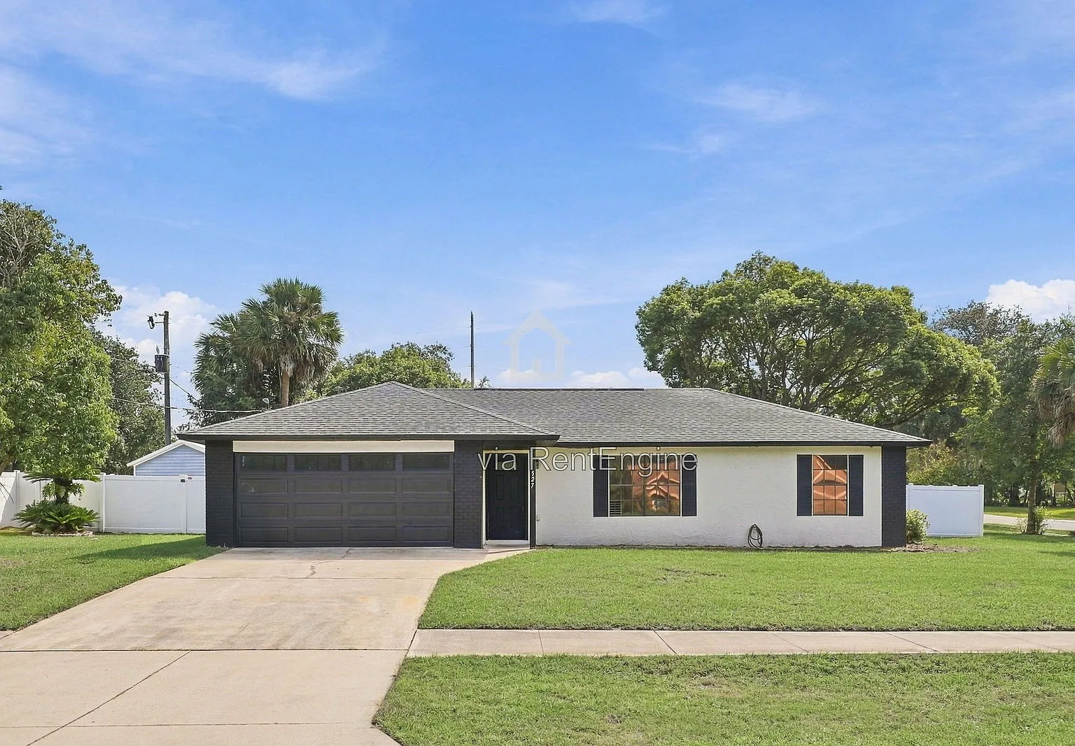 3 bed, 2.0 bath, 1171 sqft, $2,100 — Photo 1