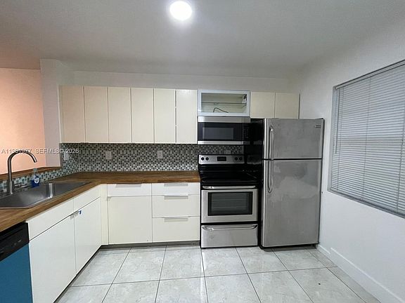 4th image of 14111 SW 121st Pl #4