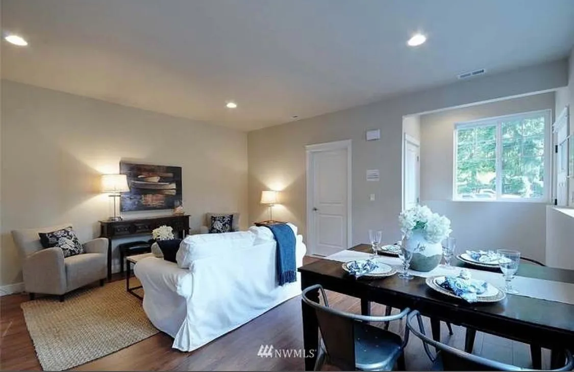 55th Ave W, Mountlake Terrace — Photo 3