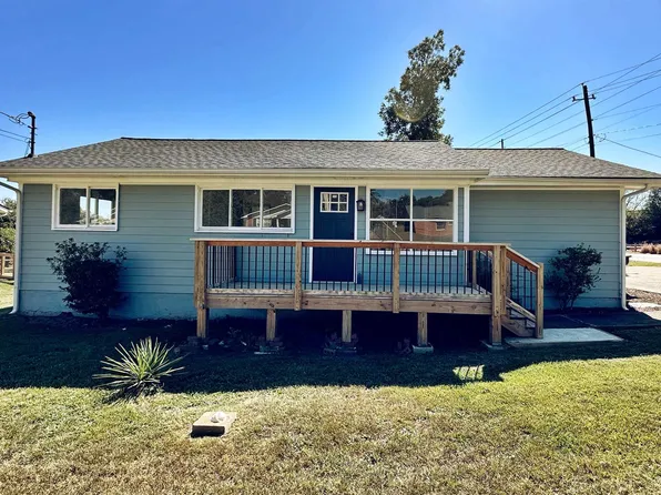 31 Savannah St, Newnan, GA 30263