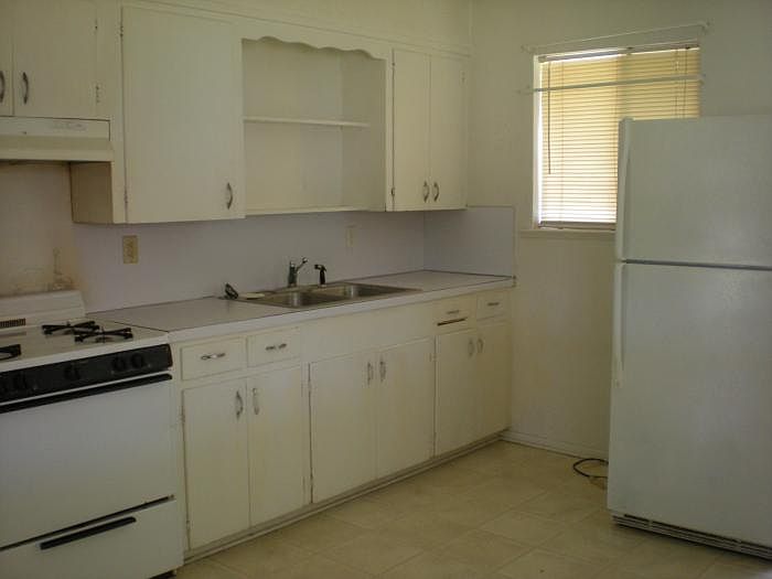 2nd image of 315 Ivy St