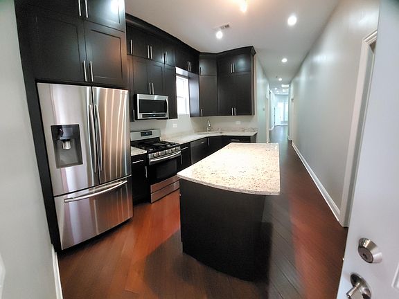 2nd image of 2908 N Rockwell St #2