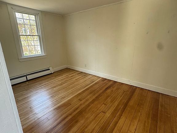 3rd image of 10-12 Lincoln St #10A