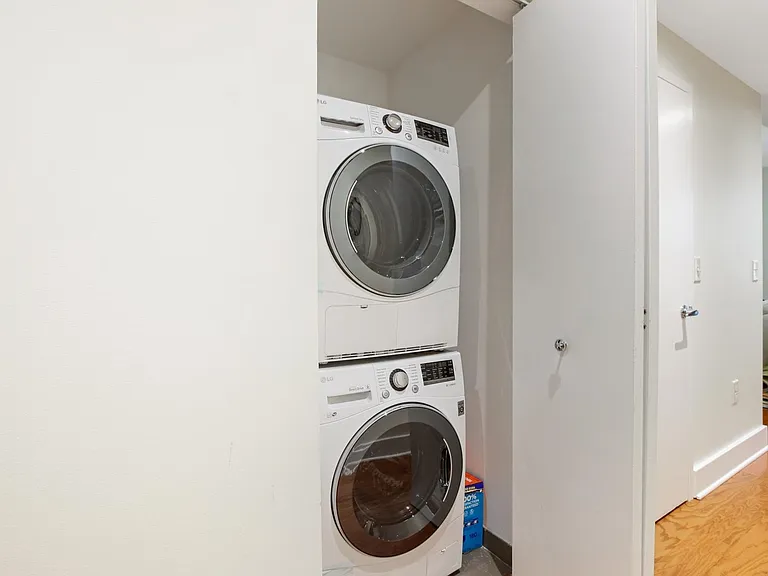 88 Morgan St #Penthouse 3-7 — Photo 16