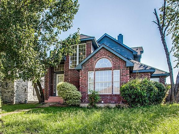 3rd image of 2520 Park Valley Dr