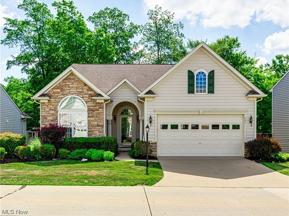 1st image of 867 Willow Creek Dr