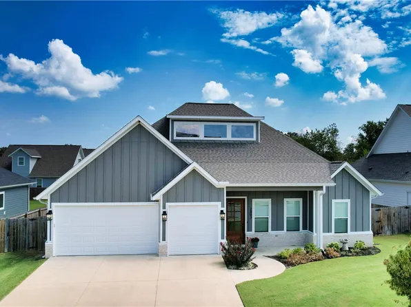 2803 S 20th St, Rogers, AR 72758