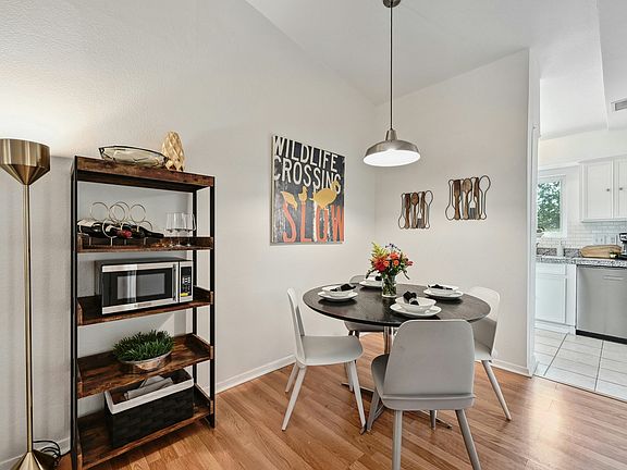 5th image of 2021 Bluebonnet Ln Unit 206