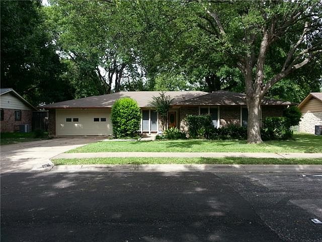 1st image of 9901 Oak Hollow Dr