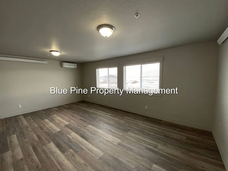 6255 N Freedom Rd #3 — Photo 3