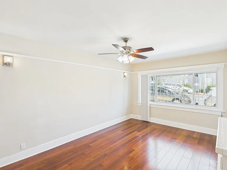 Grandview Apartments — Photo 9