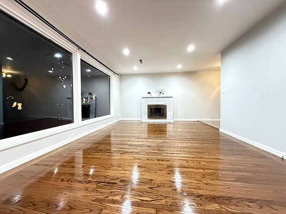 2nd image of 2685 Warburton Ave