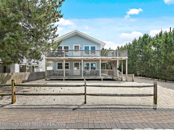 14 E Sigsbee Ave, Brant Beach, NJ 08008