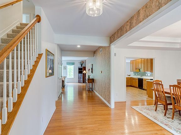 5th image of 9953 Thoroughbred Ln