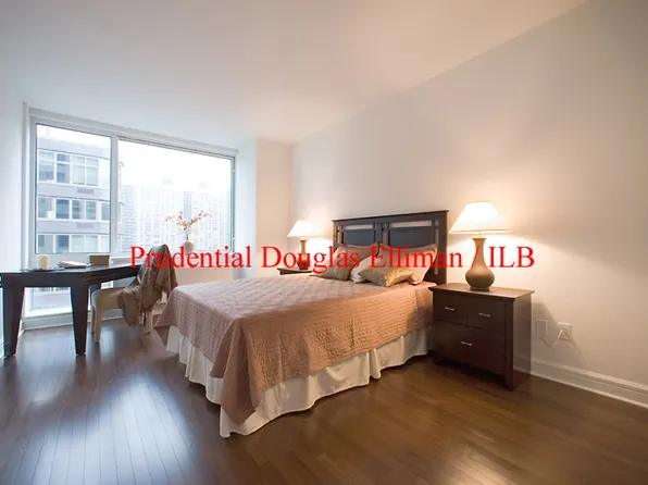 120 Riverside Boulevard image 1 of 2