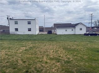 2902 & 2902-1/2 4th Ave W, Charleston, WV